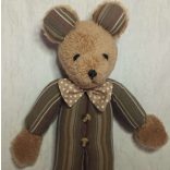 Csíkos pizsamás macifiú