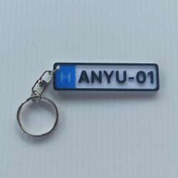 Rendszámtábla alakú kulcstartó (Anyu-01)