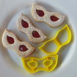 Farsangi maszk linzerkiszúró