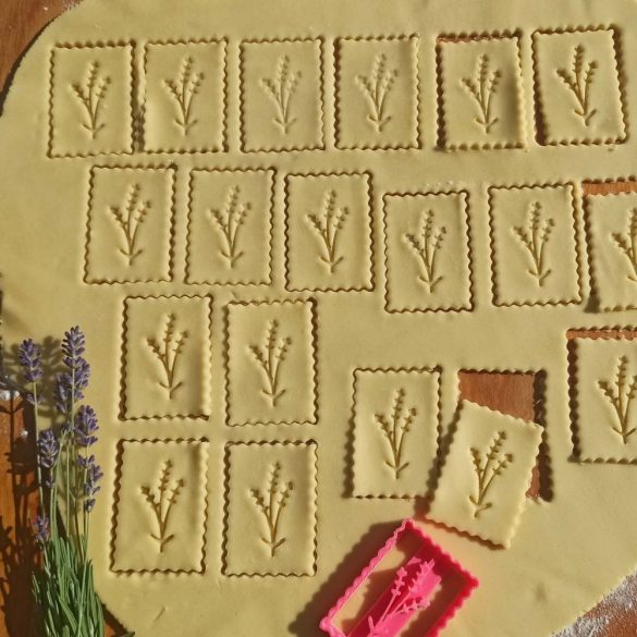 Levendulás kekszmintázó