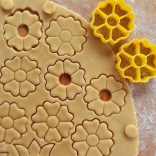 Margaréta linzerkiszúró (kétrészes)