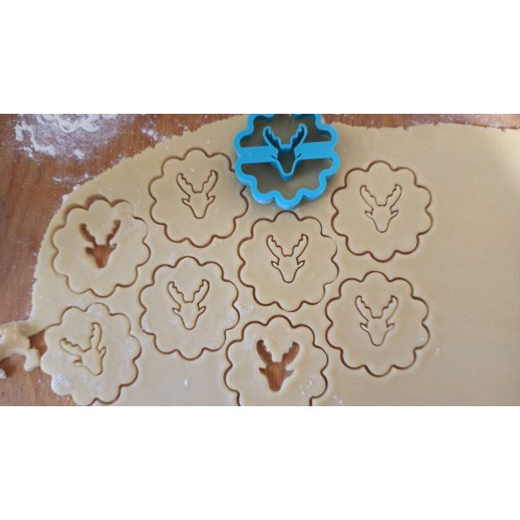 Szarvasos linzerkiszúró